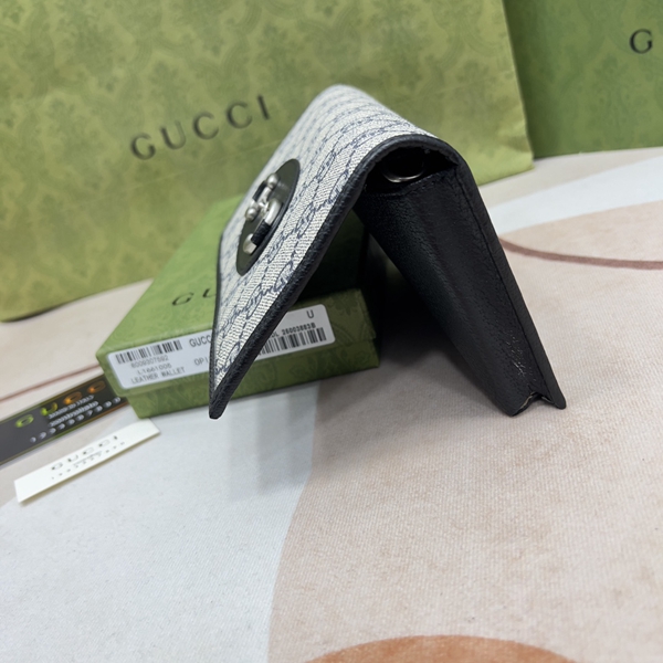 グッチ財布コピー背面デザイン